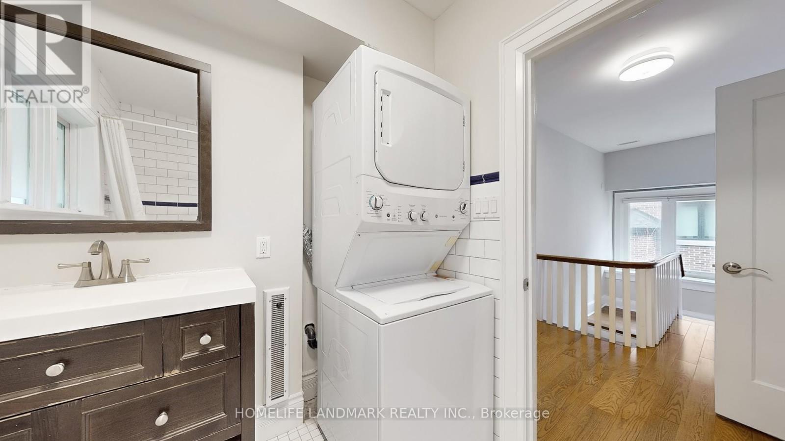 107 Lawrence Crescent Property Photo 32