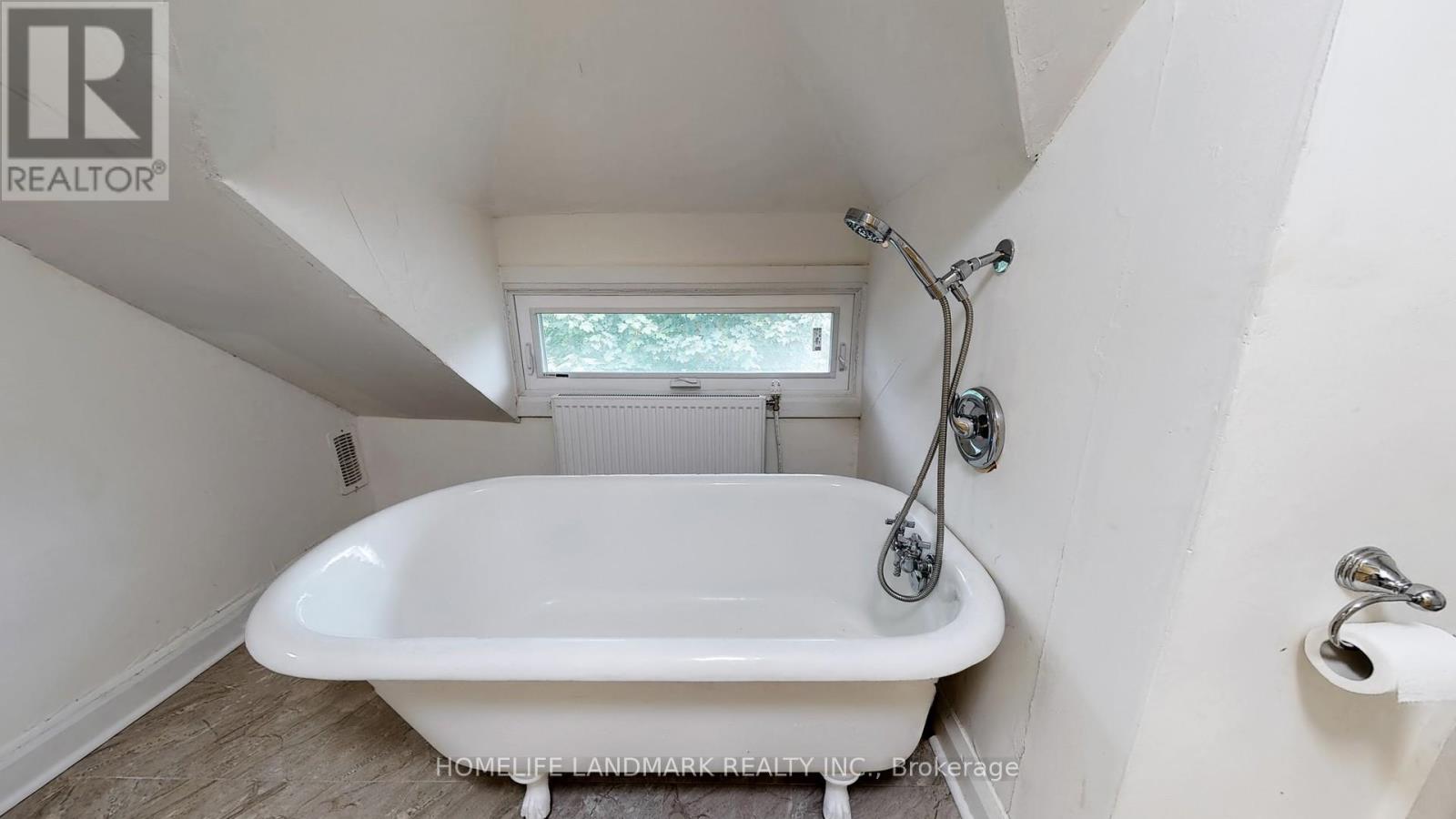 107 Lawrence Crescent Property Photo 38