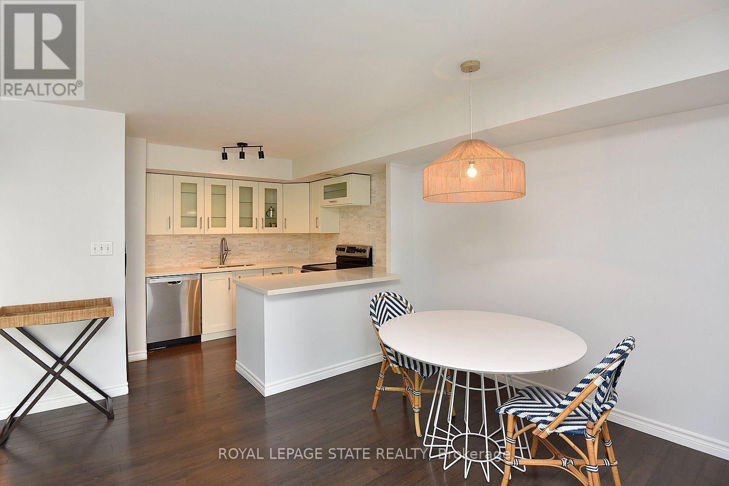 1611 - 25 The Esplanade Property Photo 16