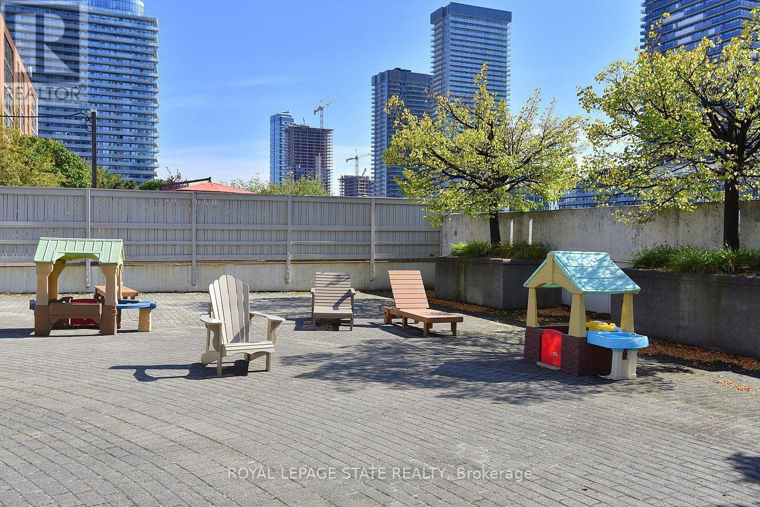 1611 - 25 The Esplanade Property Photo 39
