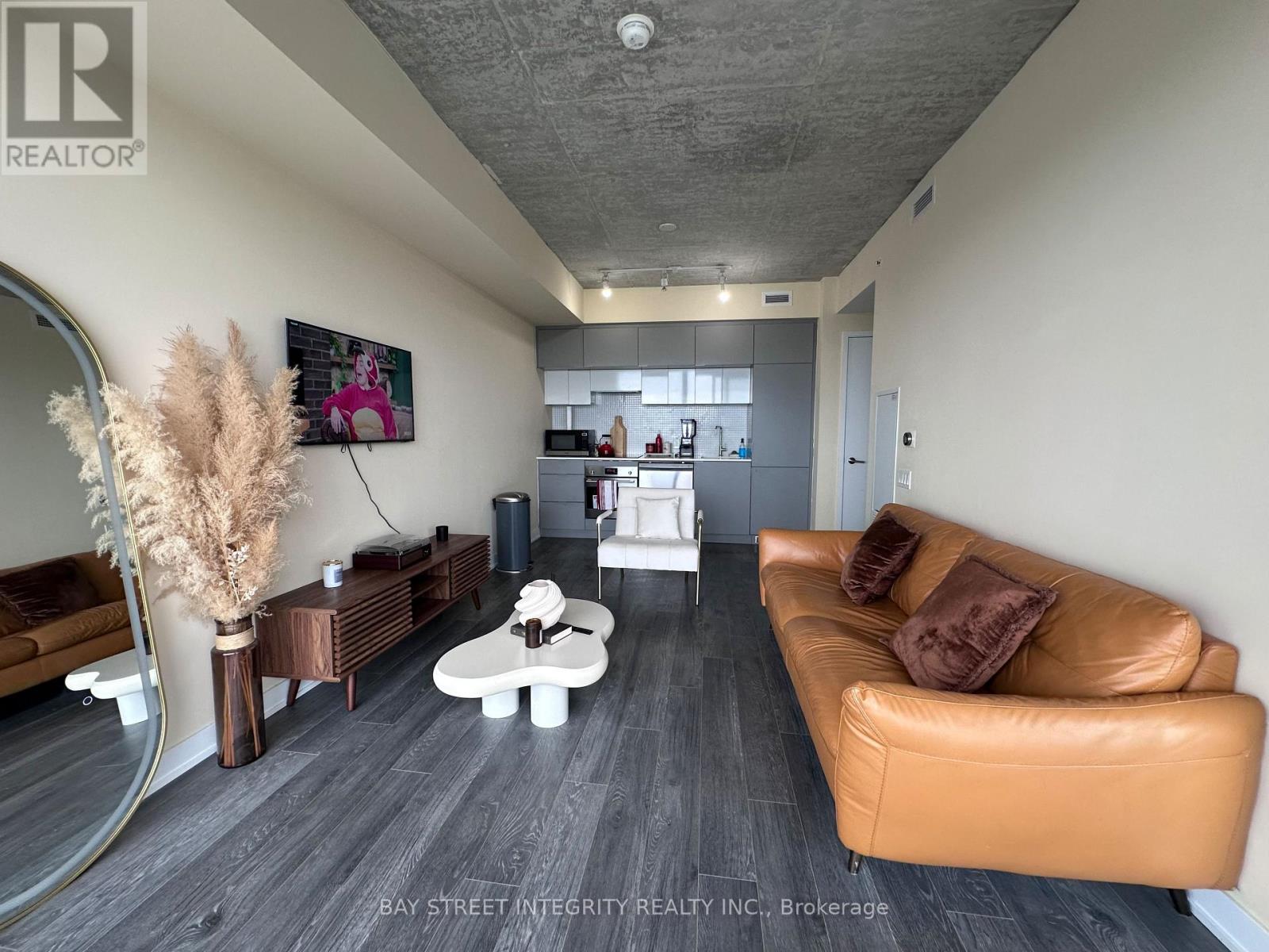 2607 - 185 Roehampton Avenue Property Photo 3