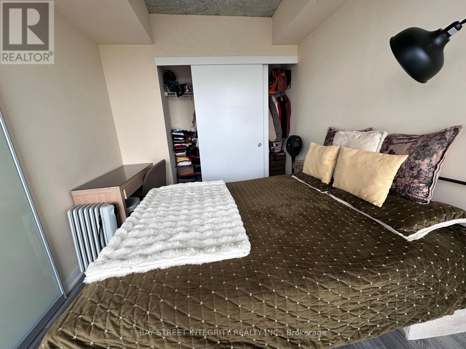 2607 - 185 Roehampton Avenue Property Photo 6
