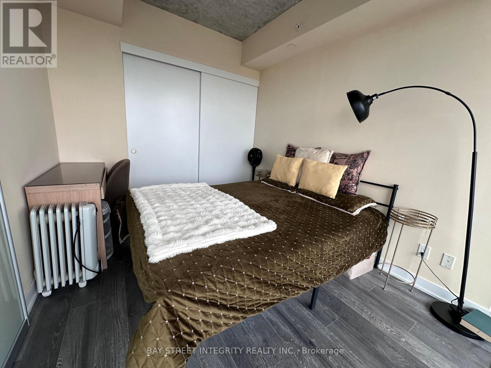 2607 - 185 Roehampton Avenue Property Photo 7