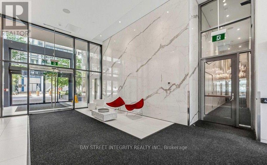 2607 - 185 Roehampton Avenue Property Photo 18
