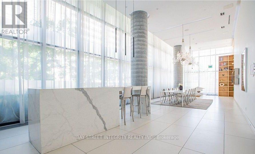 2607 - 185 Roehampton Avenue Property Photo 25