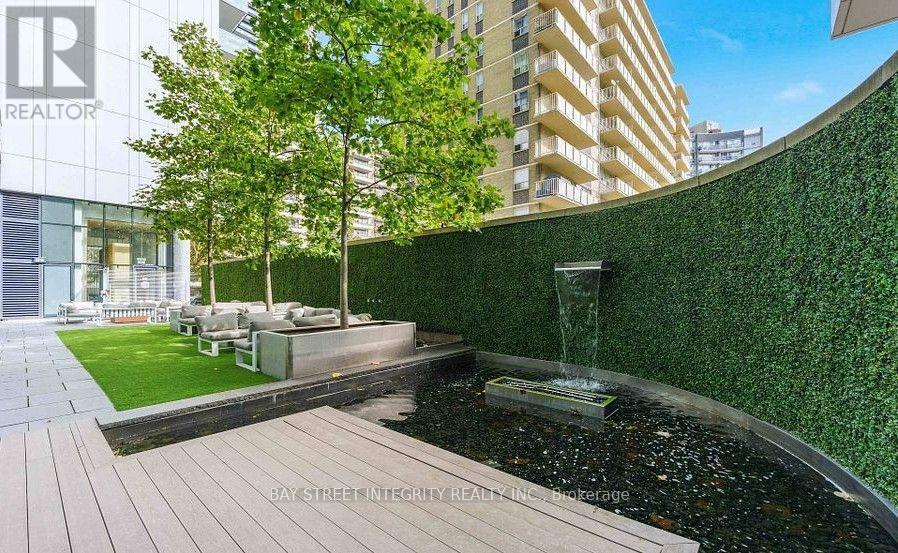 2607 - 185 Roehampton Avenue Property Photo 31