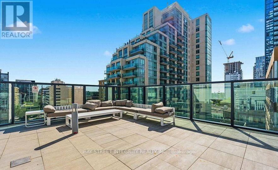 2607 - 185 Roehampton Avenue Property Photo 32