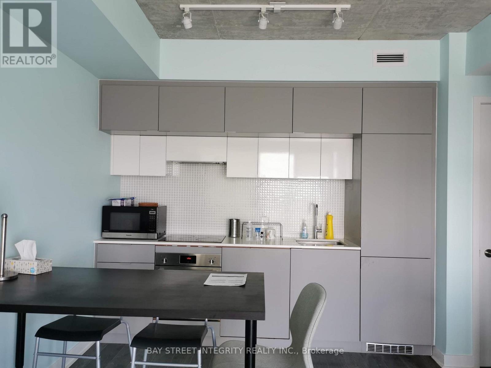 2607 - 185 Roehampton Avenue Property Photo 39