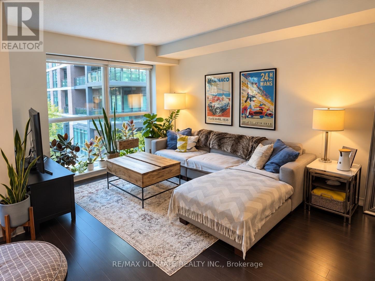N325 - 1169 Queen Street W Property Photo 4