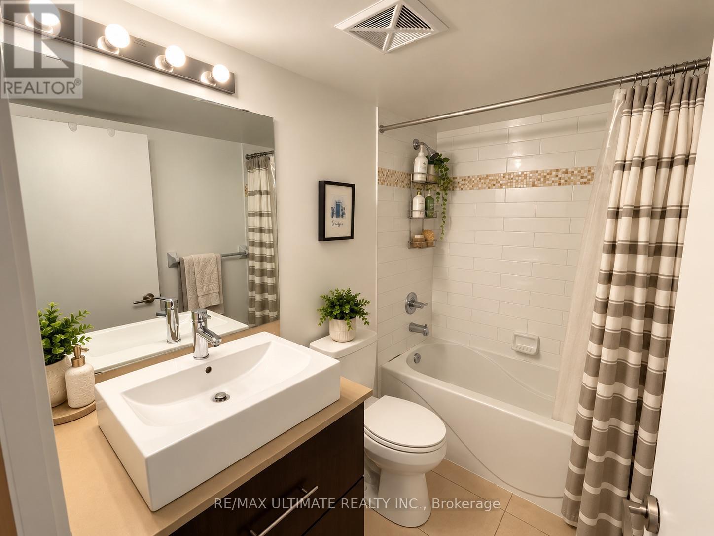 N325 - 1169 Queen Street W Property Photo 12