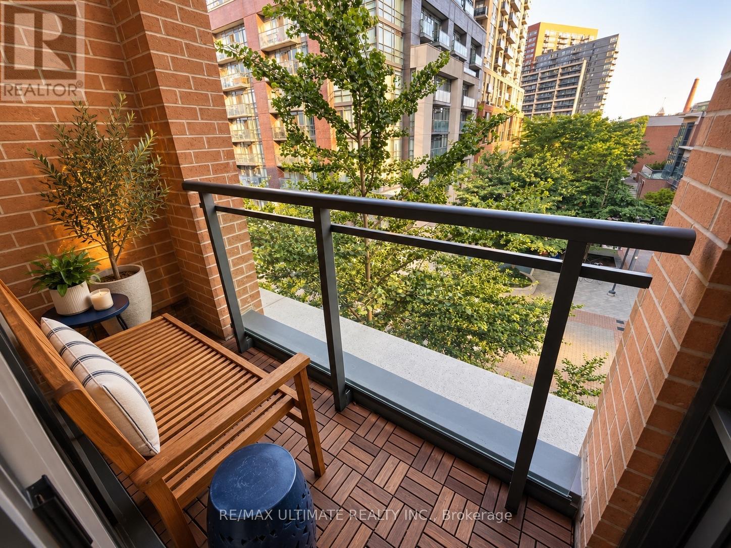 N325 - 1169 Queen Street W Property Photo 14