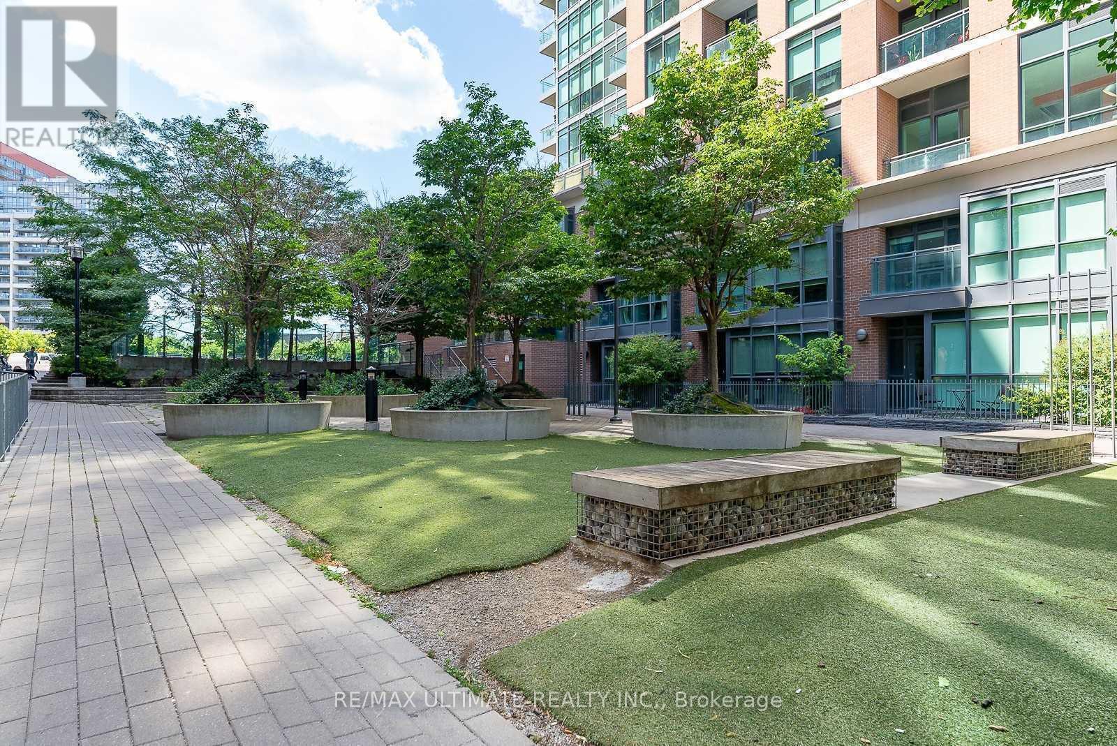 N325 - 1169 Queen Street W Property Photo 15