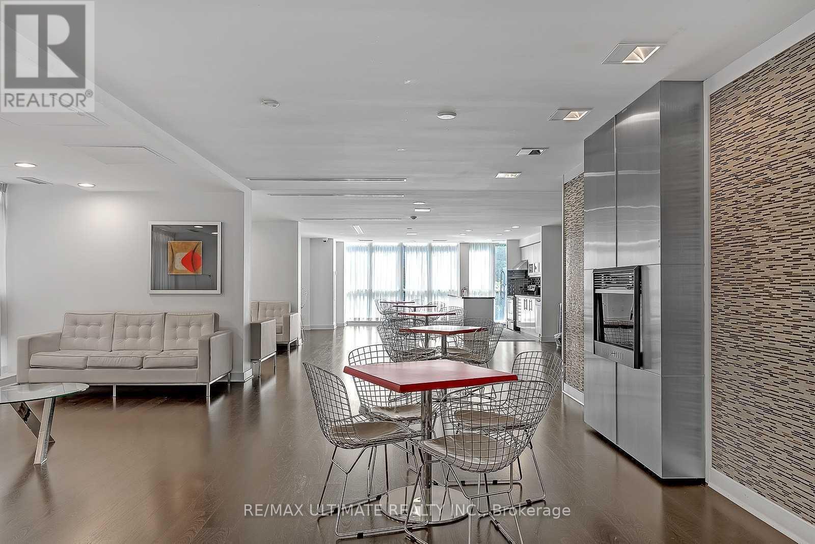 N325 - 1169 Queen Street W Property Photo 20