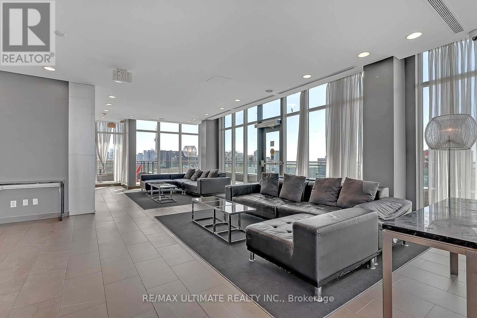 N325 - 1169 Queen Street W Property Photo 21