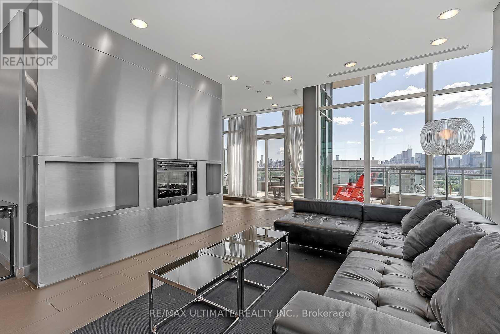 N325 - 1169 Queen Street W Property Photo 23