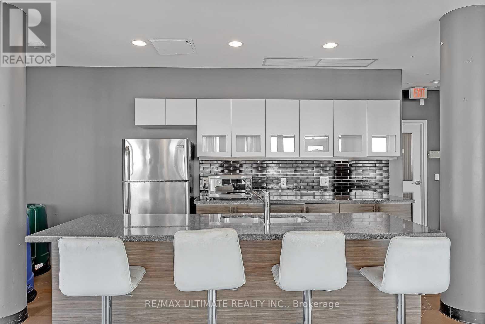 N325 - 1169 Queen Street W Property Photo 26