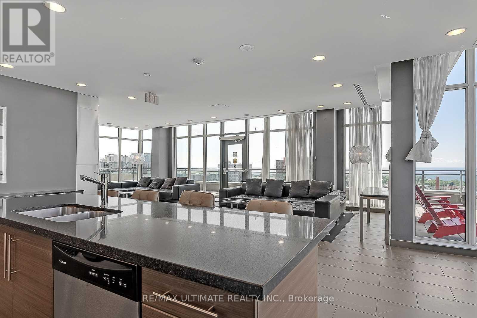 N325 - 1169 Queen Street W Property Photo 27