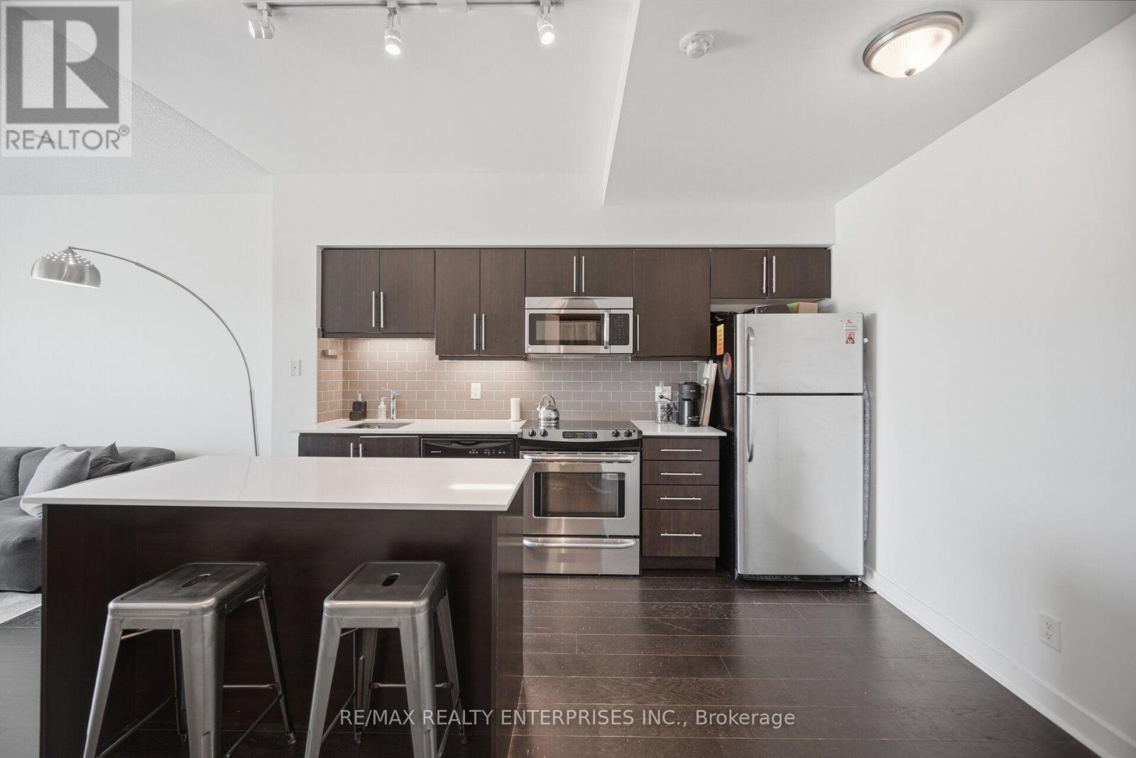 608 - 1169 Queen Street W Property Photo 6
