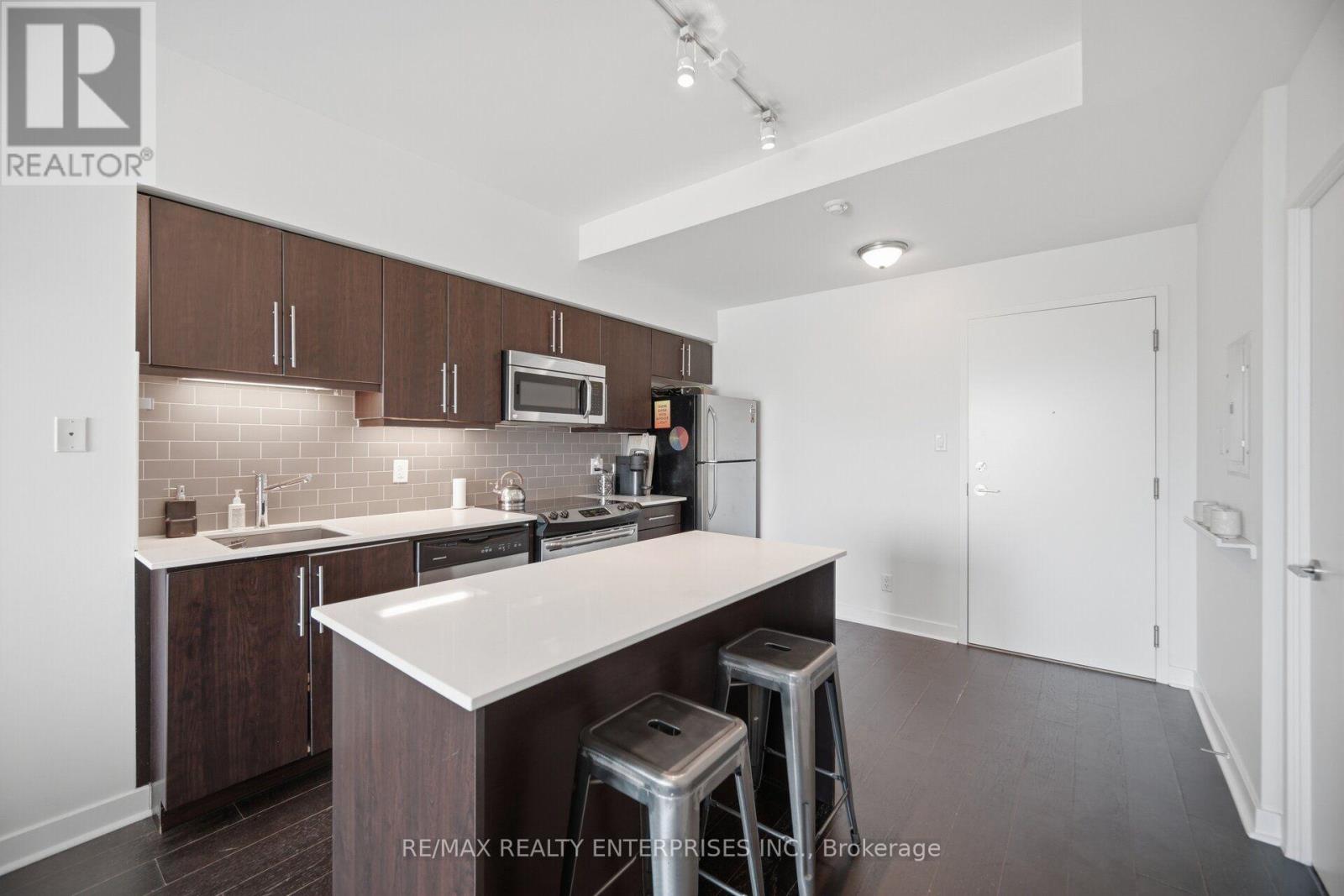 608 - 1169 Queen Street W Property Photo 10