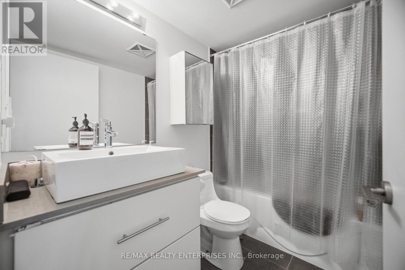 608 - 1169 Queen Street W Property Photo 15