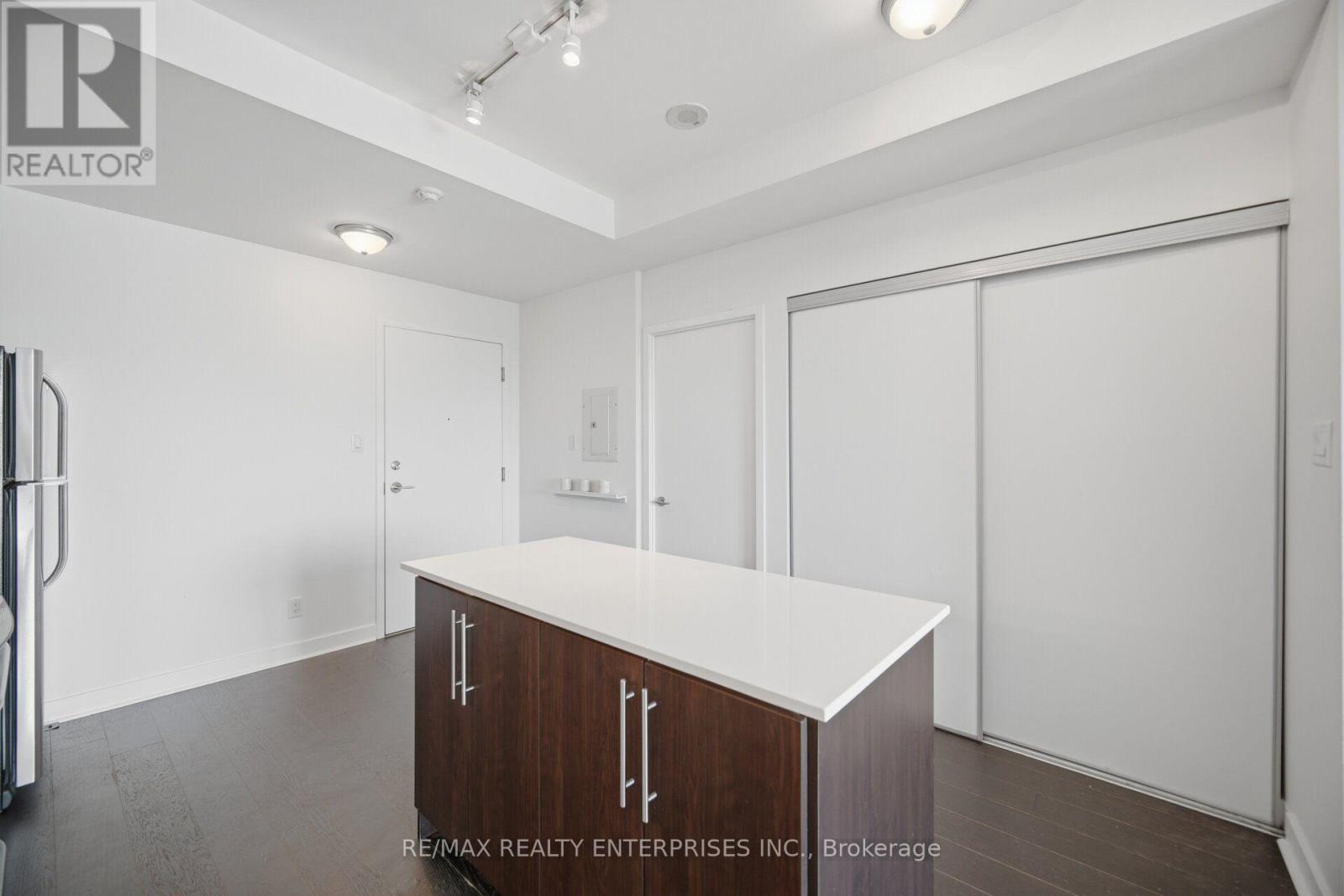 608 - 1169 Queen Street W Property Photo 17