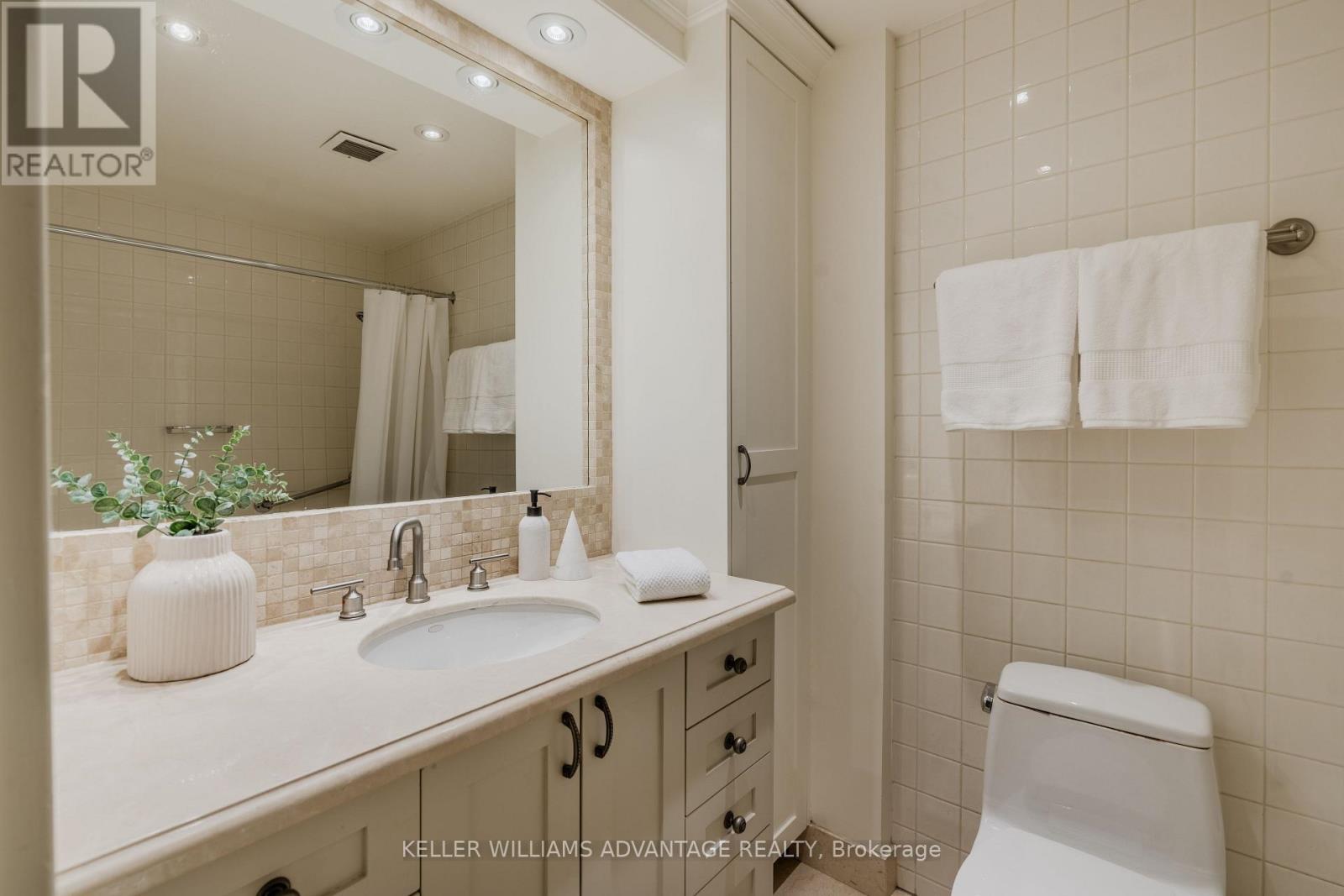 401 - 616 Avenue Road Property Photo 21