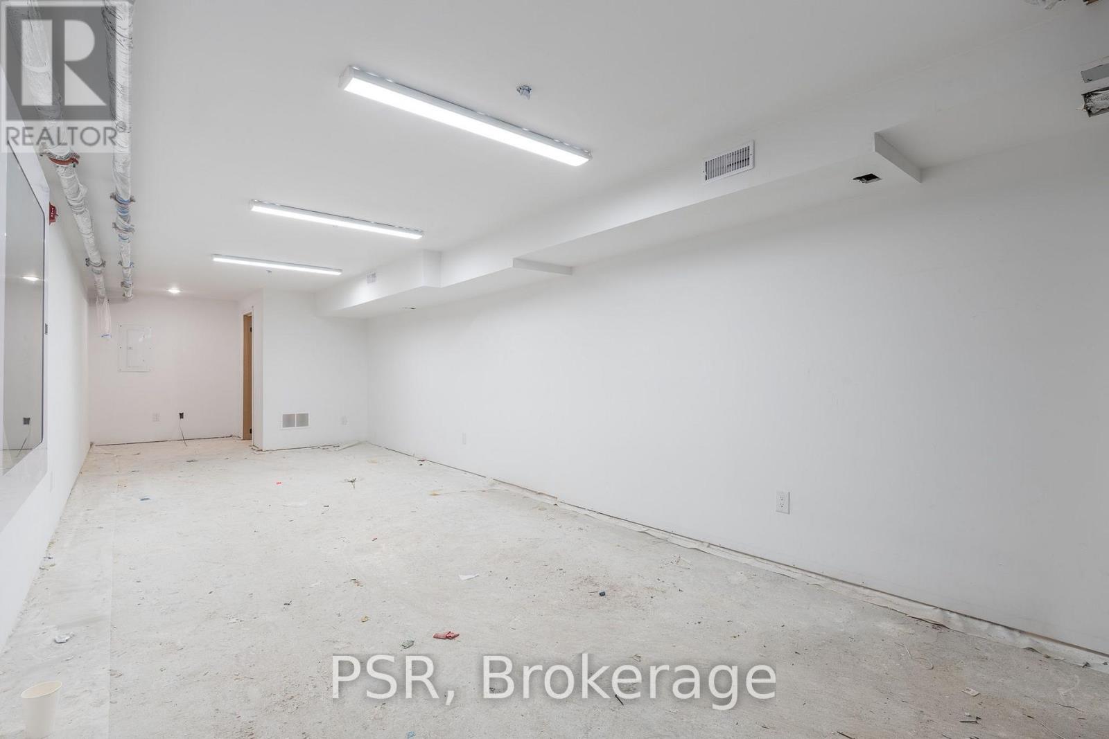 Lower - 1171 Dundas Street Property Photo 4