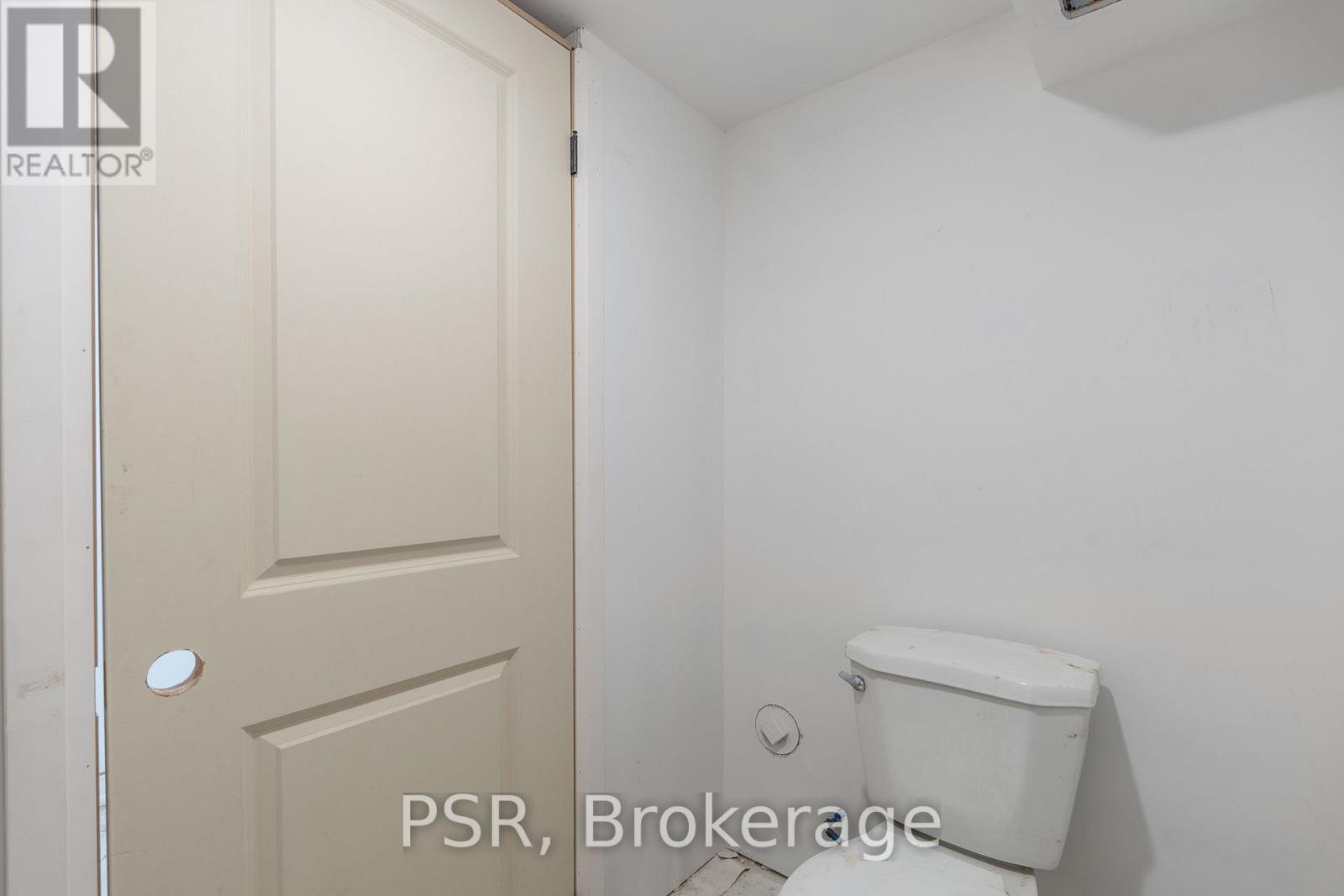 Lower - 1171 Dundas Street Property Photo 10