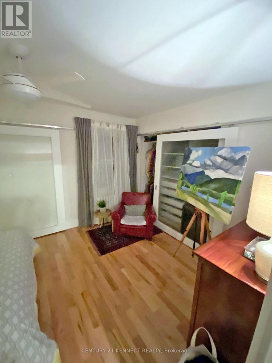 First Floor - 279 St Clair Avenue E Property Photo 9