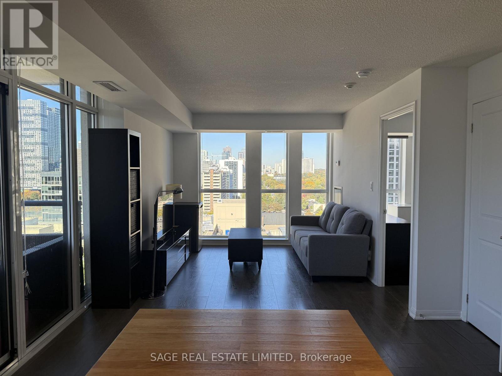 2212 - 400 Adelaide Street E Property Photo 7