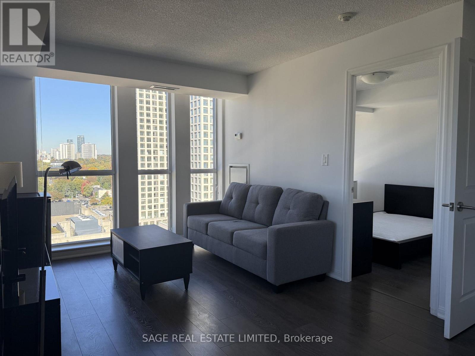 2212 - 400 Adelaide Street E Property Photo 11