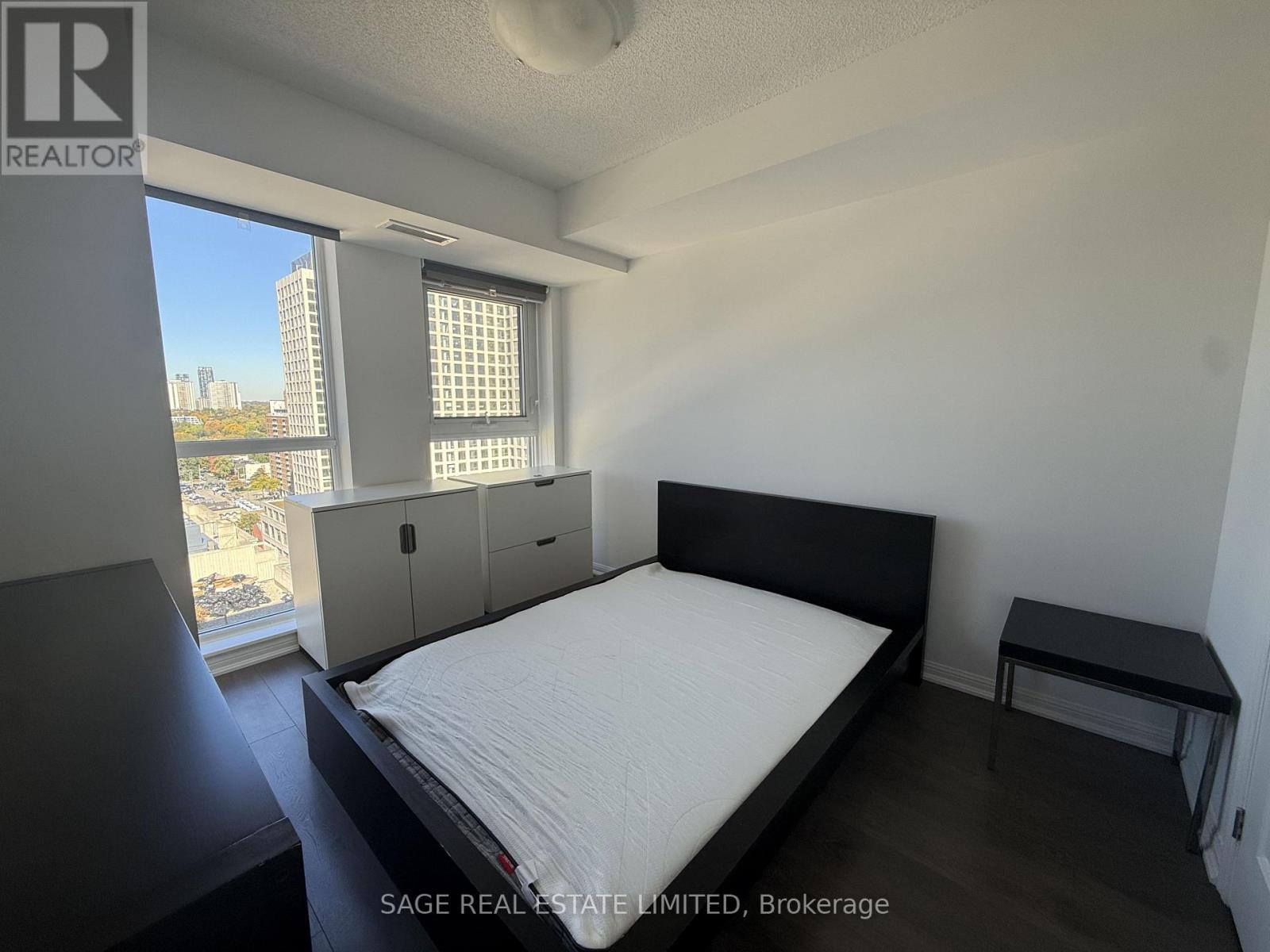 2212 - 400 Adelaide Street E Property Photo 13