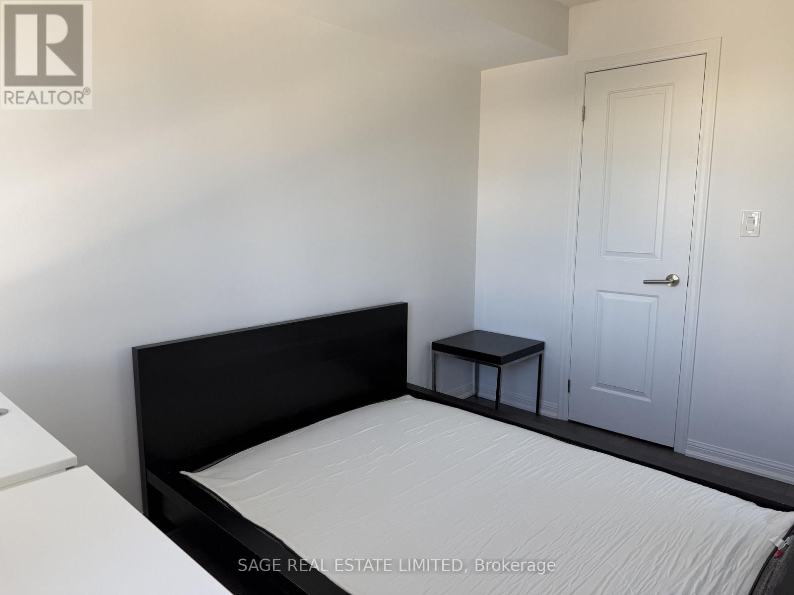 2212 - 400 Adelaide Street E Property Photo 14