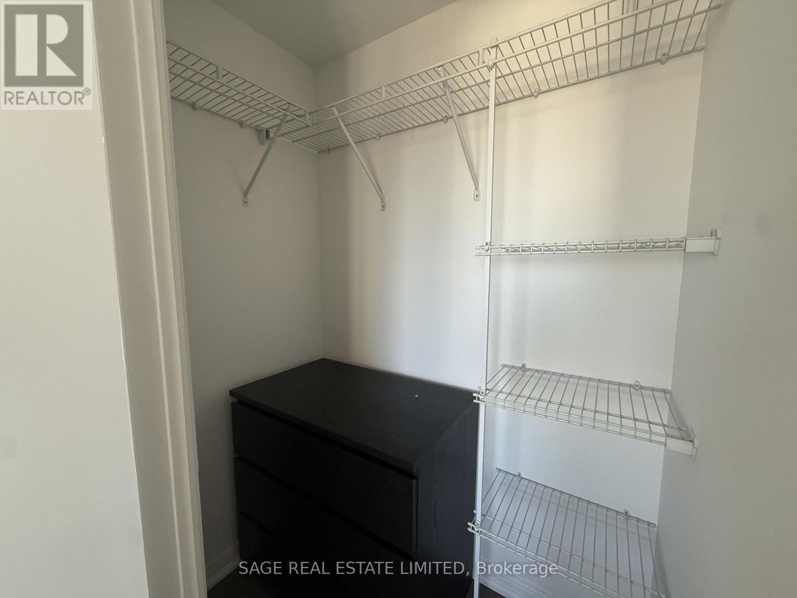 2212 - 400 Adelaide Street E Property Photo 17