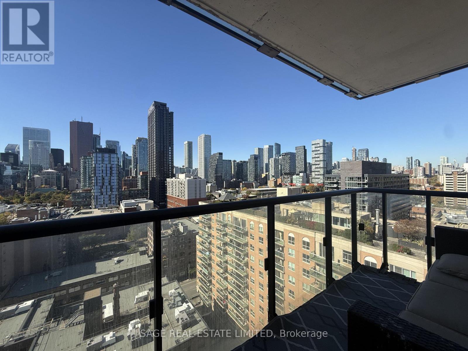 2212 - 400 Adelaide Street E Property Photo 18