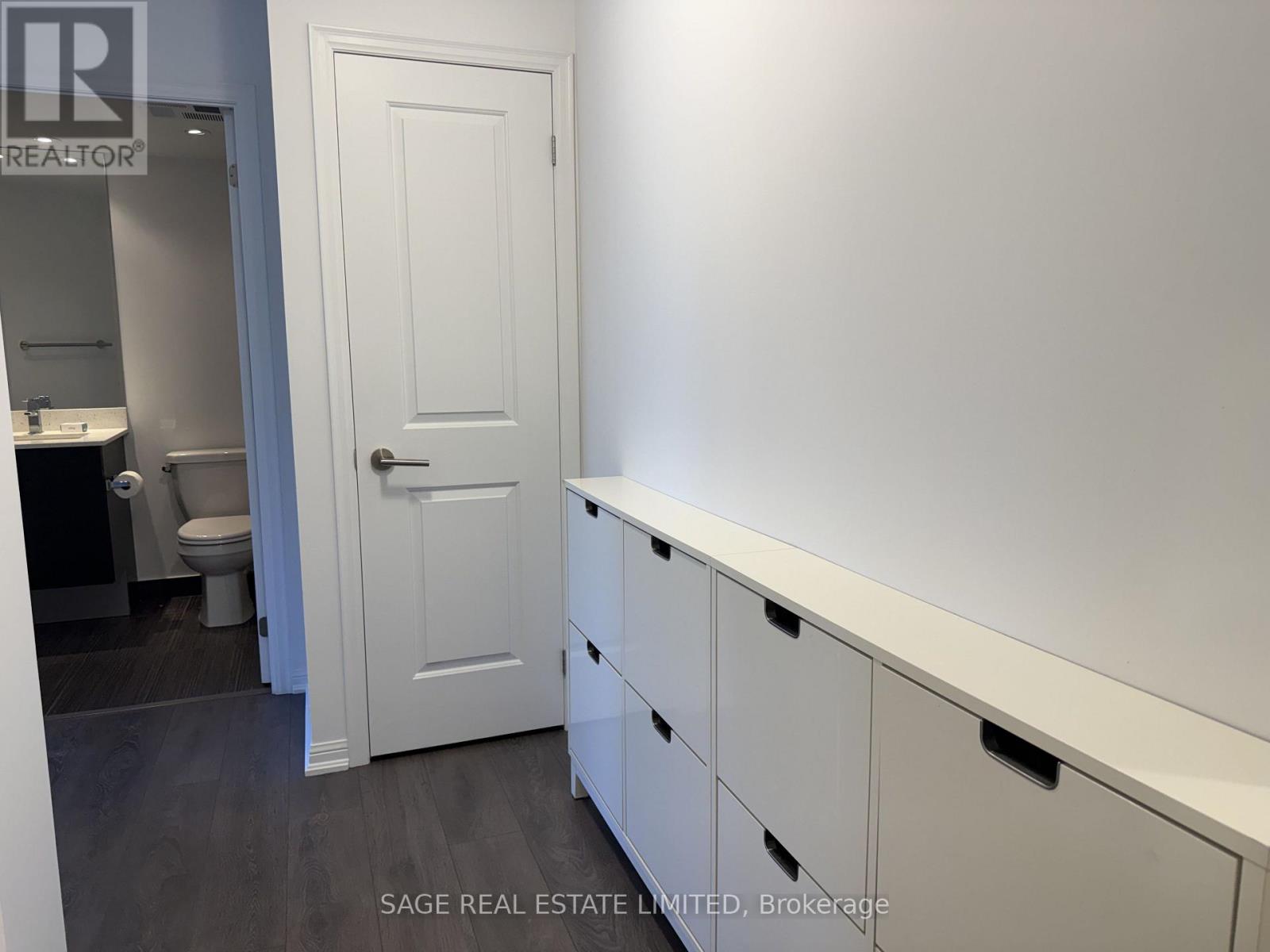 2212 - 400 Adelaide Street E Property Photo 23