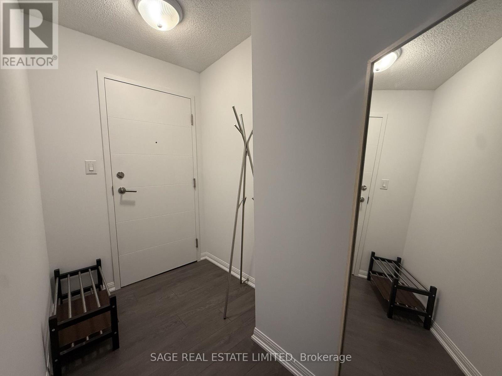2212 - 400 Adelaide Street E Property Photo 24