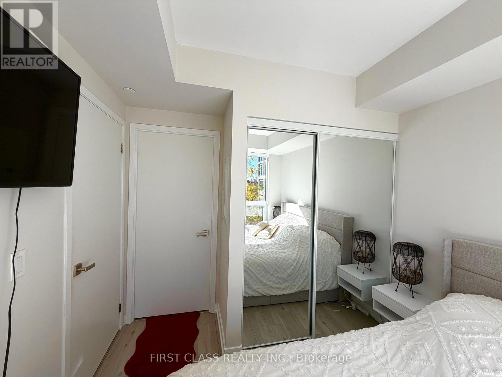 226 - 31 Tippett Road Property Photo 13