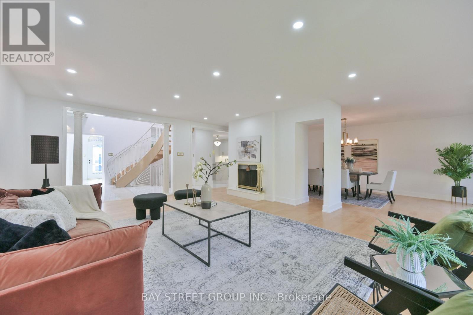 50 Owen Boulevard Property Photo 6