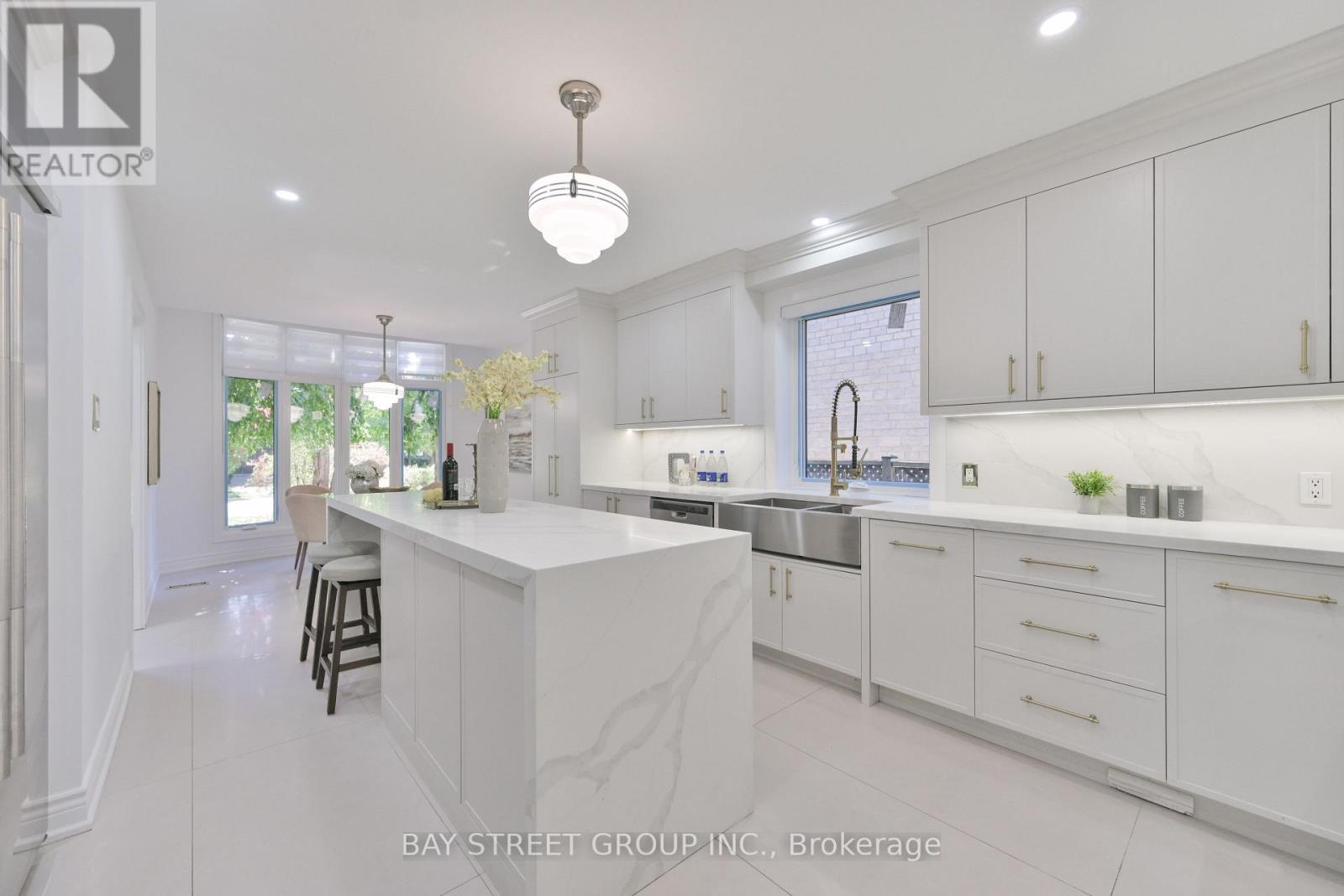 50 Owen Boulevard Property Photo 8