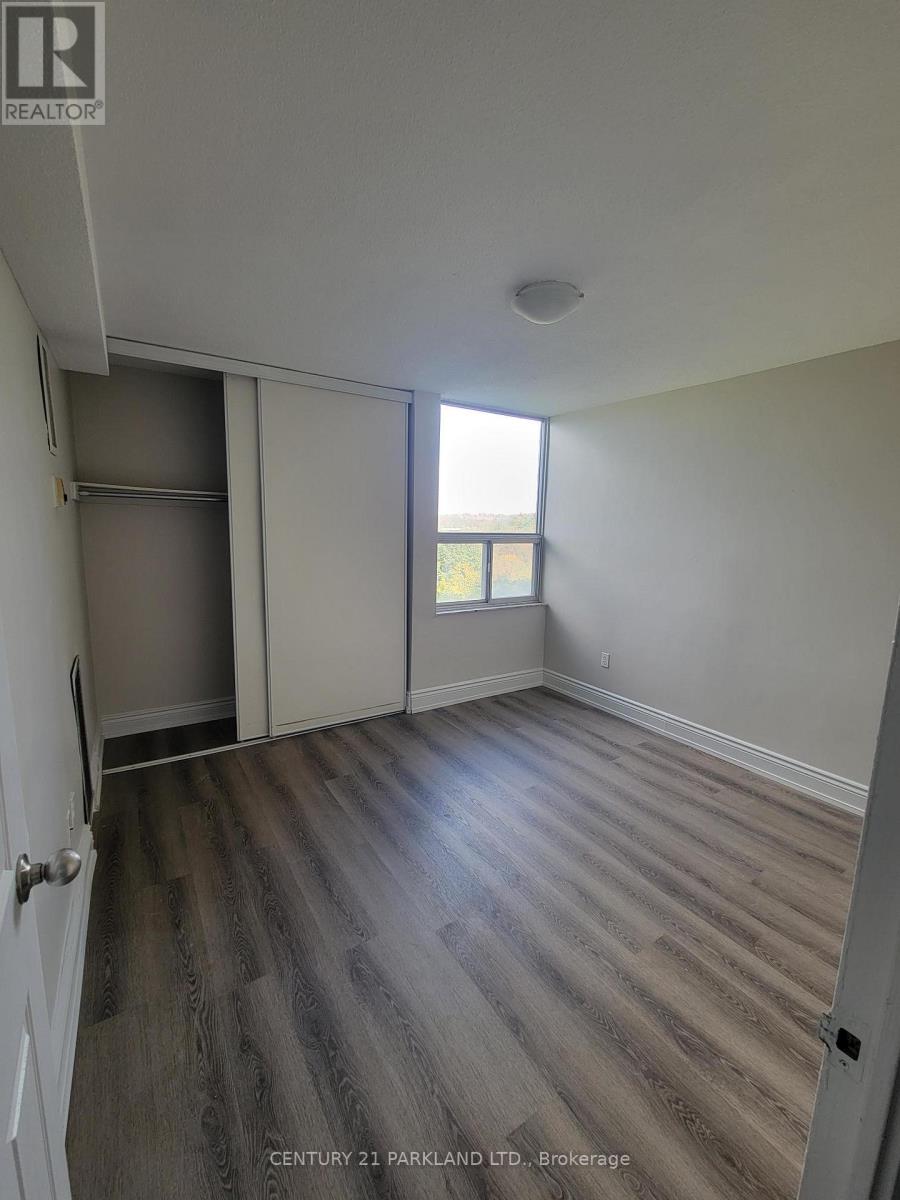 #517 - 10 Edgecliffe Golfway Property Photo 11