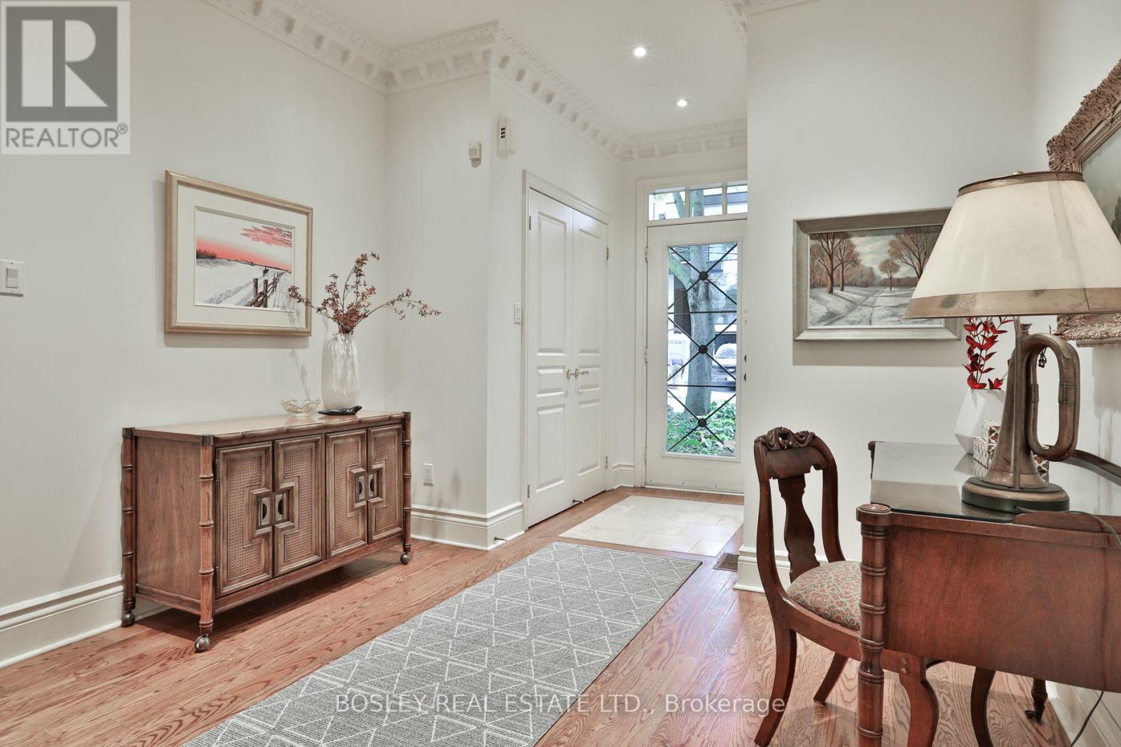 128 Hillsdale Avenue E Property Photo 3
