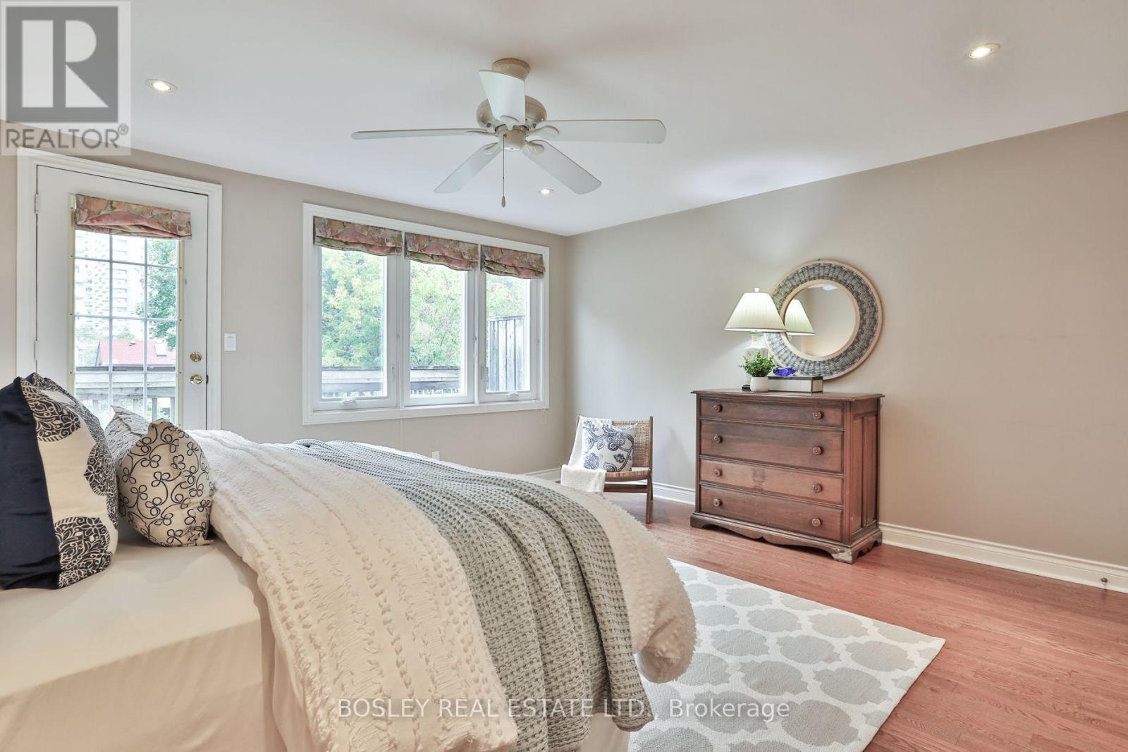 128 Hillsdale Avenue E Property Photo 21
