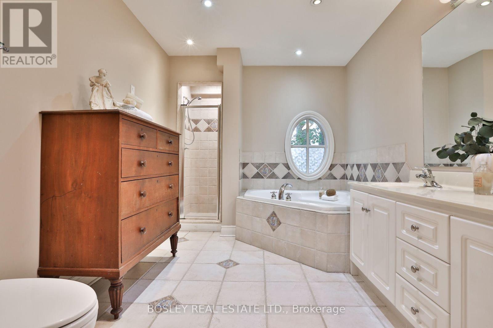 128 Hillsdale Avenue E Property Photo 23