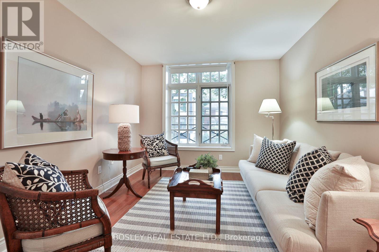 128 Hillsdale Avenue E Property Photo 27