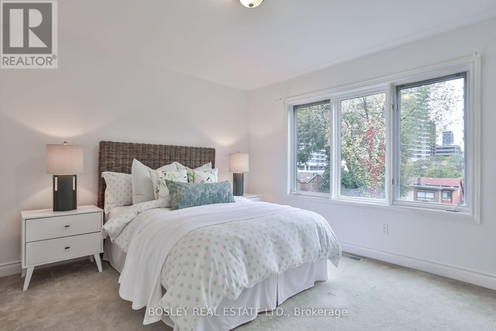 128 Hillsdale Avenue E Property Photo 32