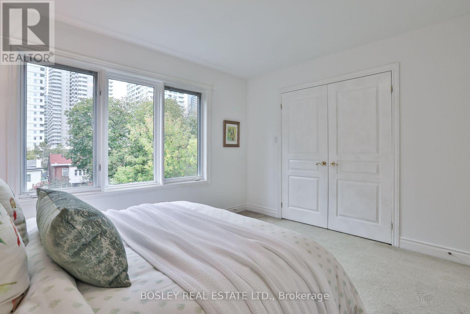 128 Hillsdale Avenue E Property Photo 34