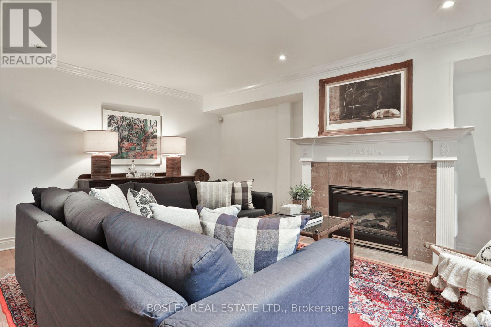 128 Hillsdale Avenue E Property Photo 41