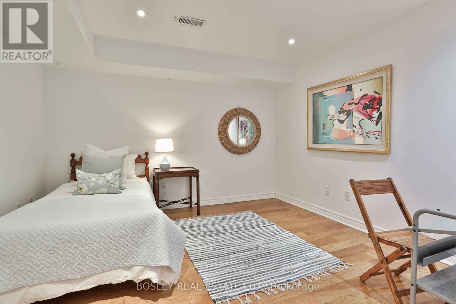 128 Hillsdale Avenue E Property Photo 42
