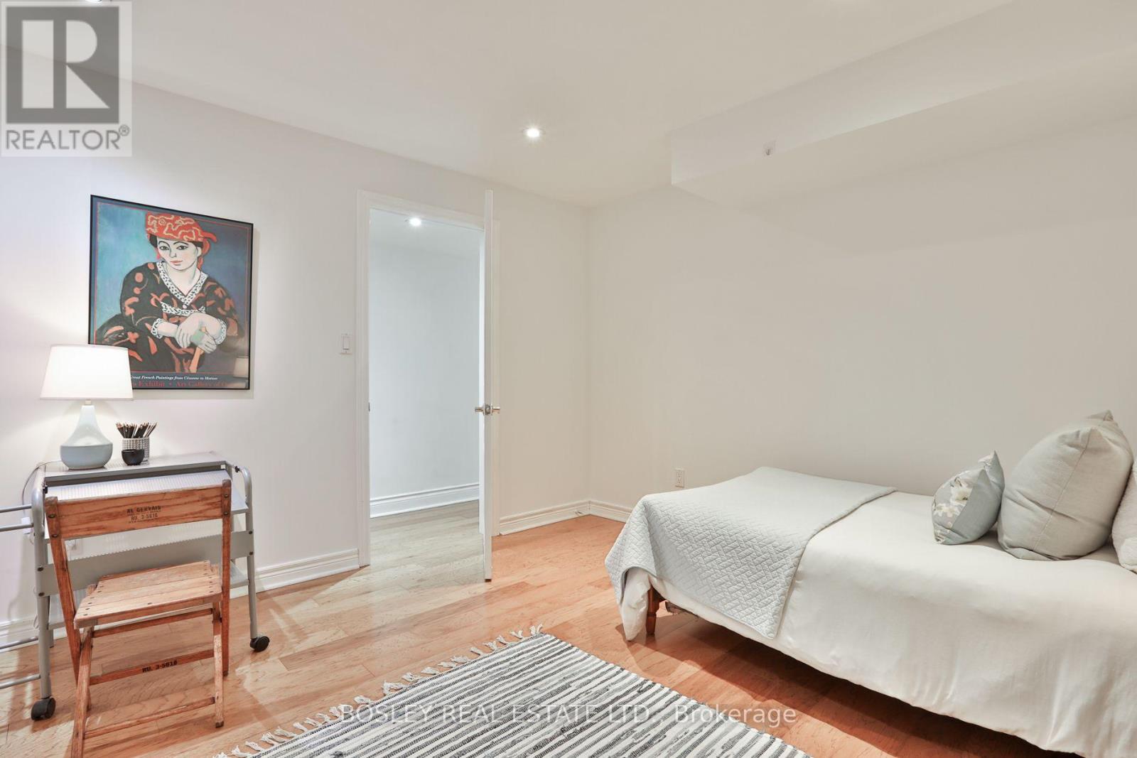 128 Hillsdale Avenue E Property Photo 43